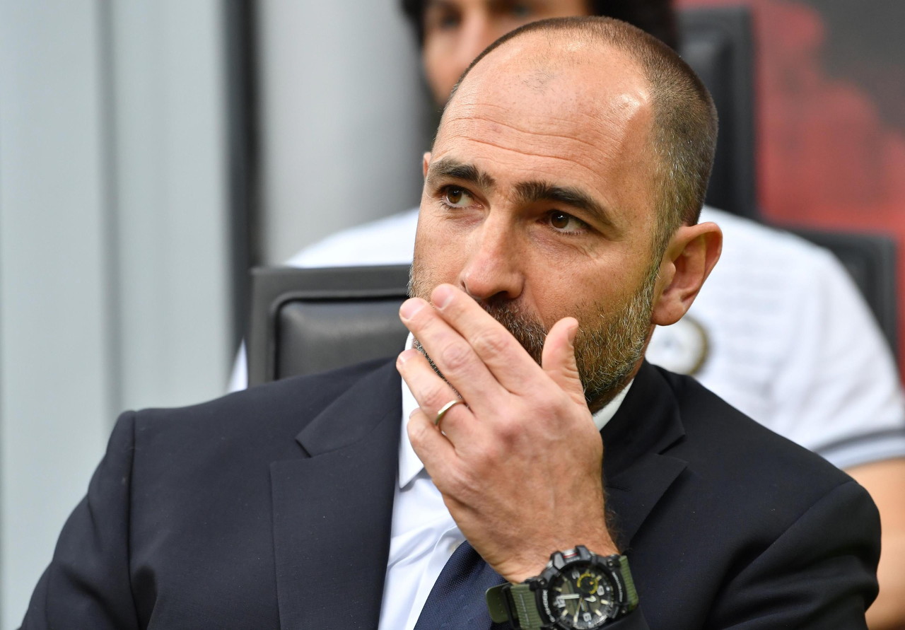 正是在欧冠, 多瓦诺在赛, 斯仍是联赛