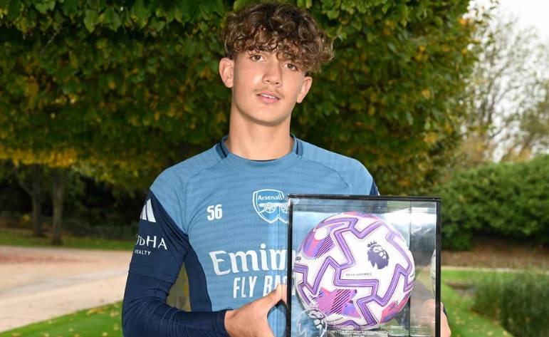 src, 他在国际比