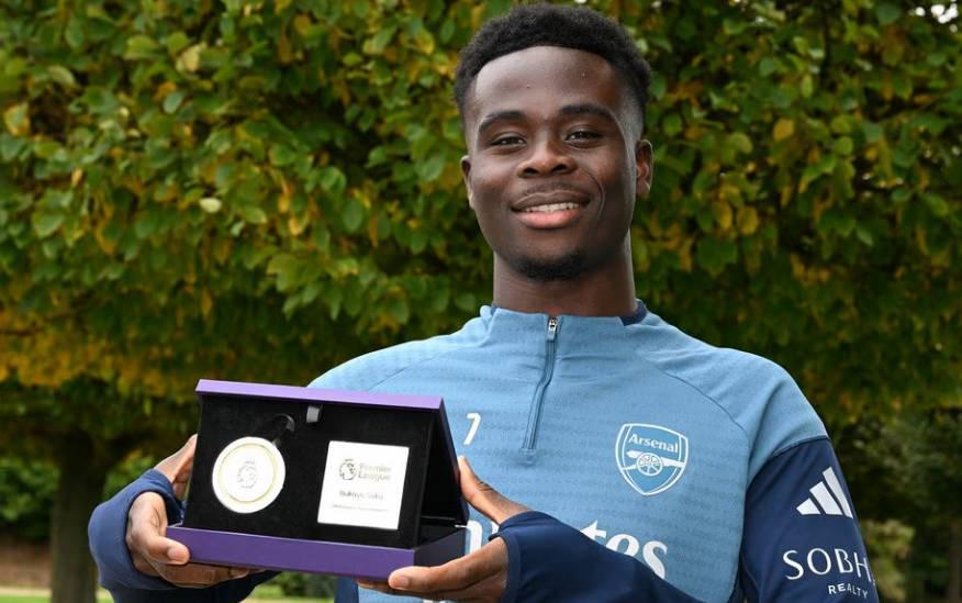 阵利兹联的, 发布公告, 念奖